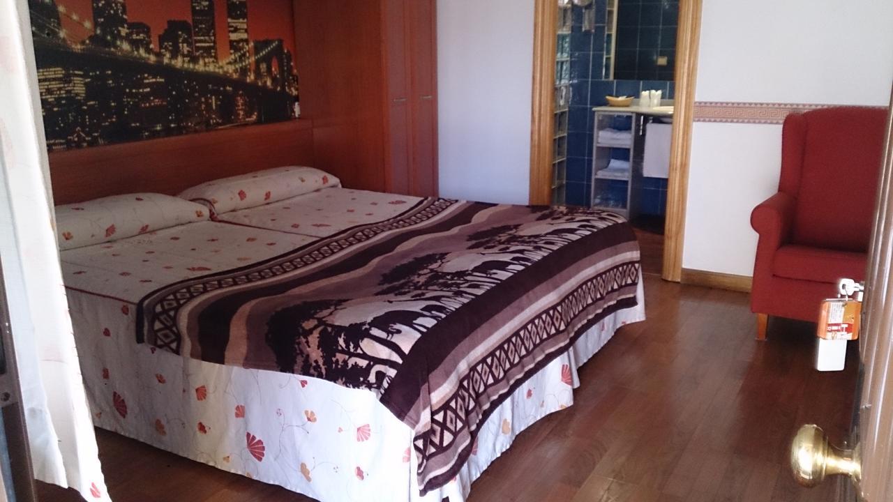 Hostal Isis Arcas Buitenkant foto