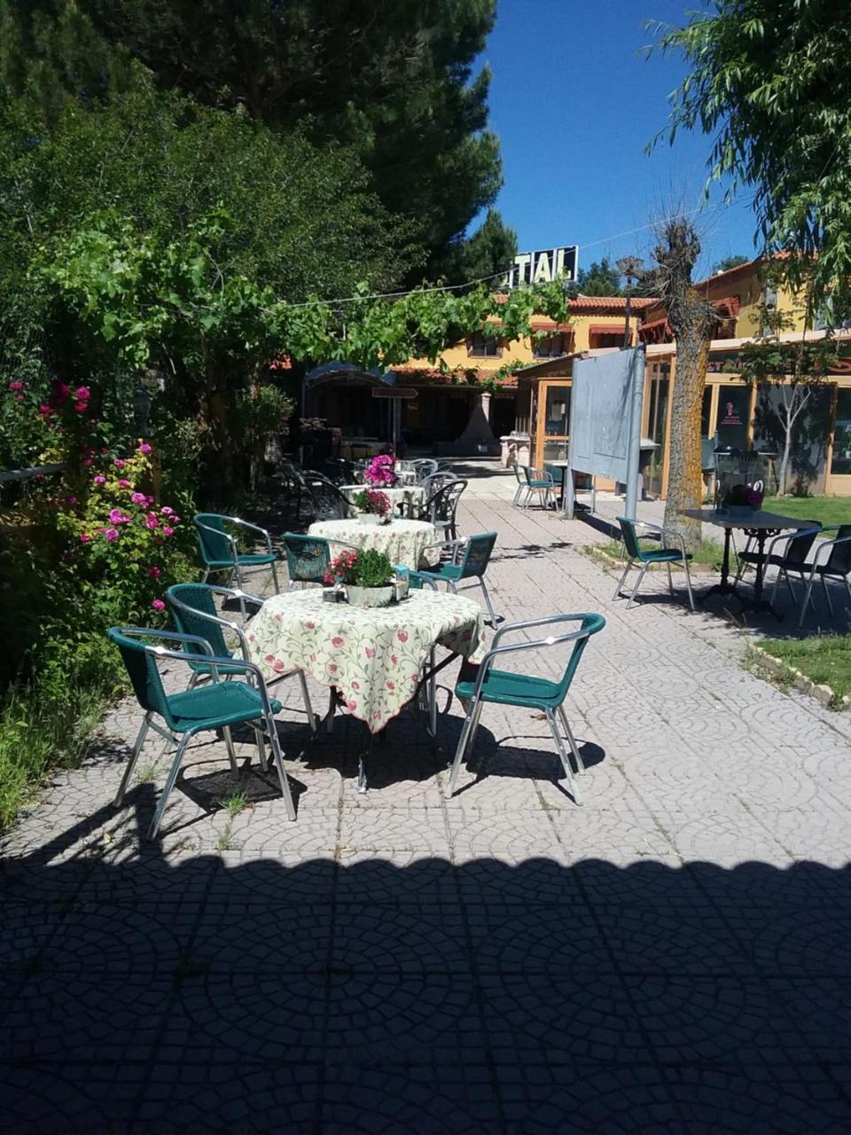 Hostal Isis Arcas Buitenkant foto