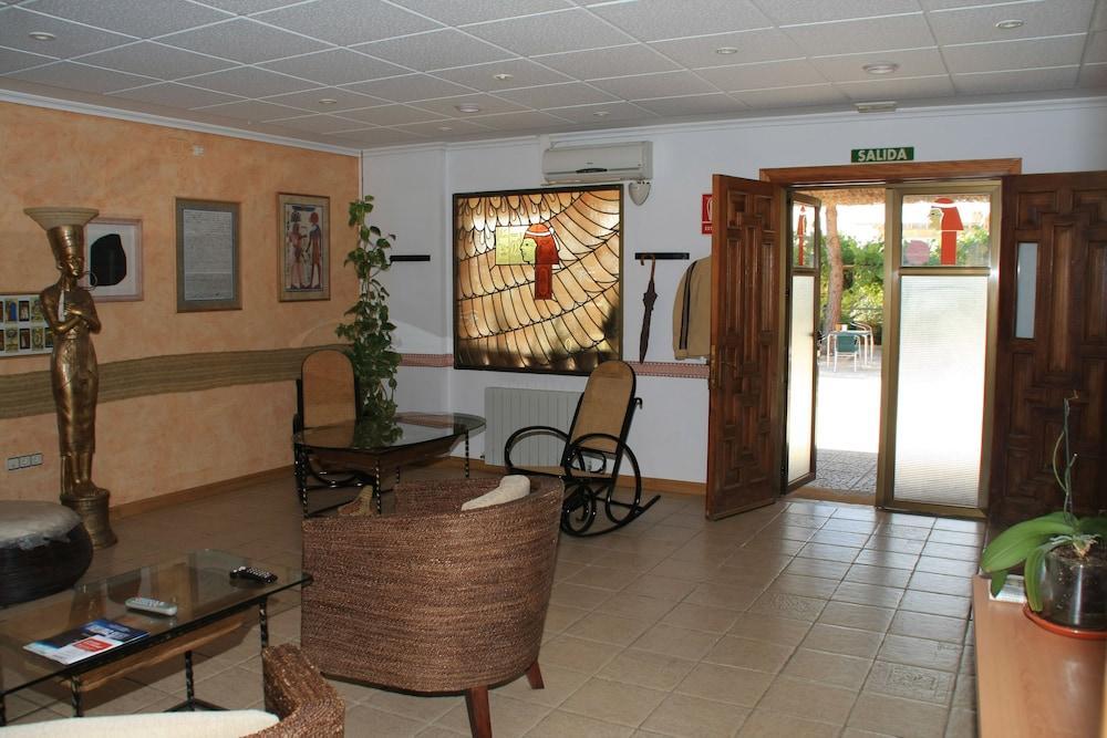 Hostal Isis Arcas Buitenkant foto